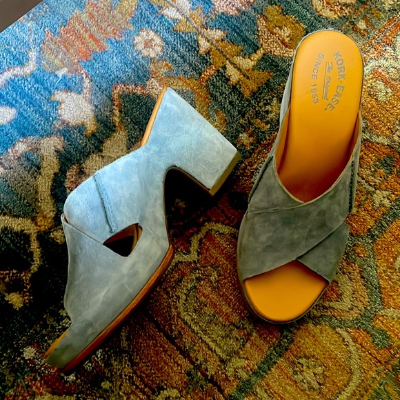 KORK-EASE Light Blue Suede Platform Slides. Comfy cute! - Picture 5 of 9